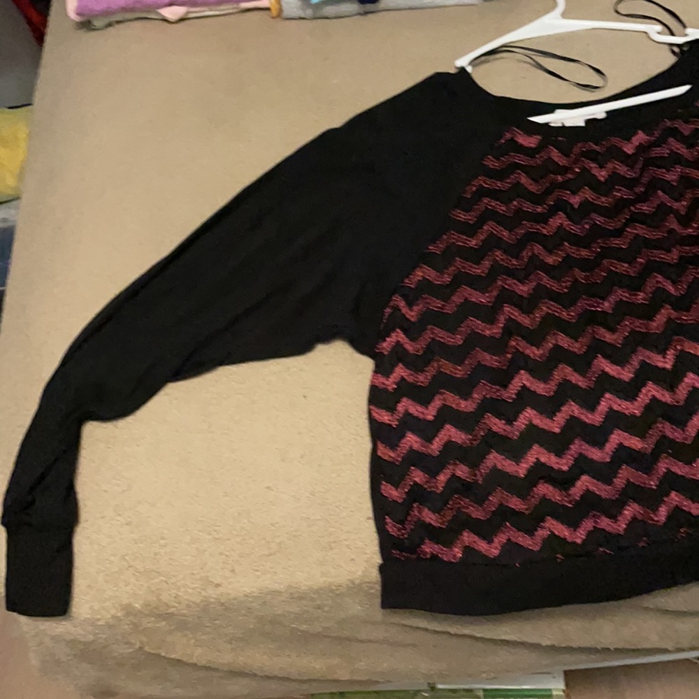 Top - Picture 2 of 3